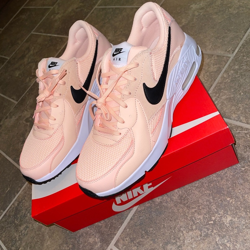 Brand New Peach Nike air max women’s size 12